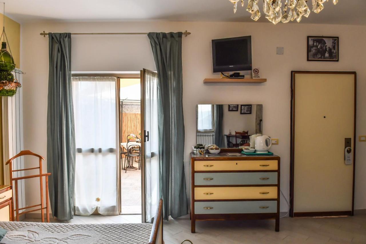 La Terra Di Mingo Bed & Breakfast Vado Ligure Ngoại thất bức ảnh